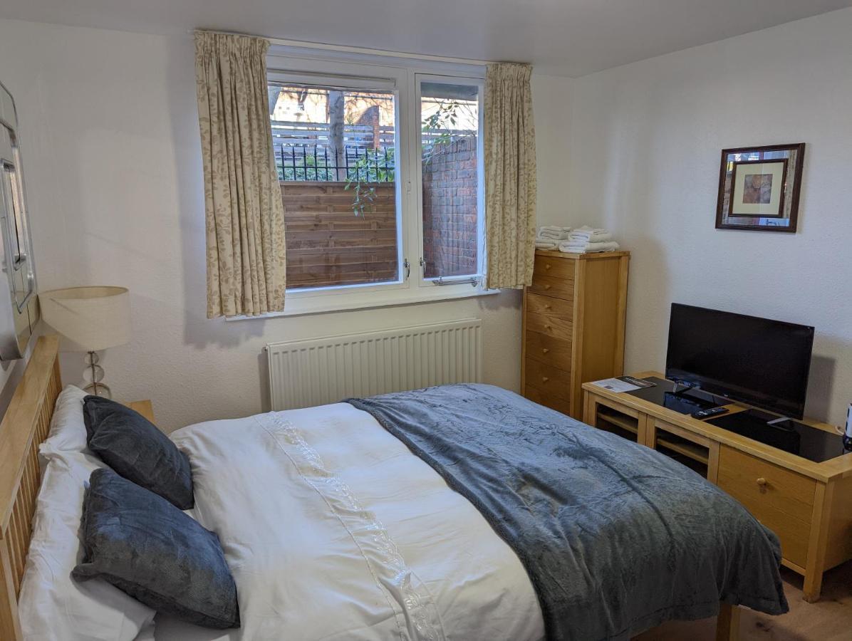 Beautiful Independent Apartment In London Uk Eksteriør bilde